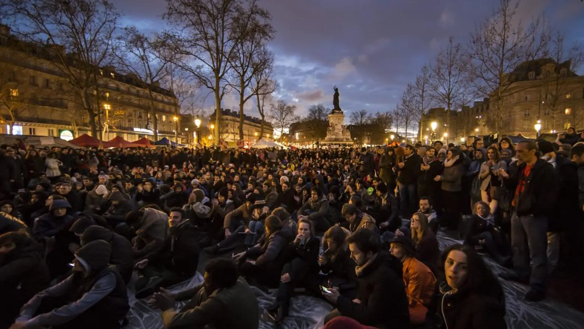 Asamblea general del movimiento bautizado como «Nuit debout»