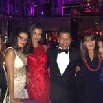 Dani Alves ha aprovechado la llegada del 2016 para comenzar nuevos proyectos. El primero, casarse con su novia, Joana Sanz.