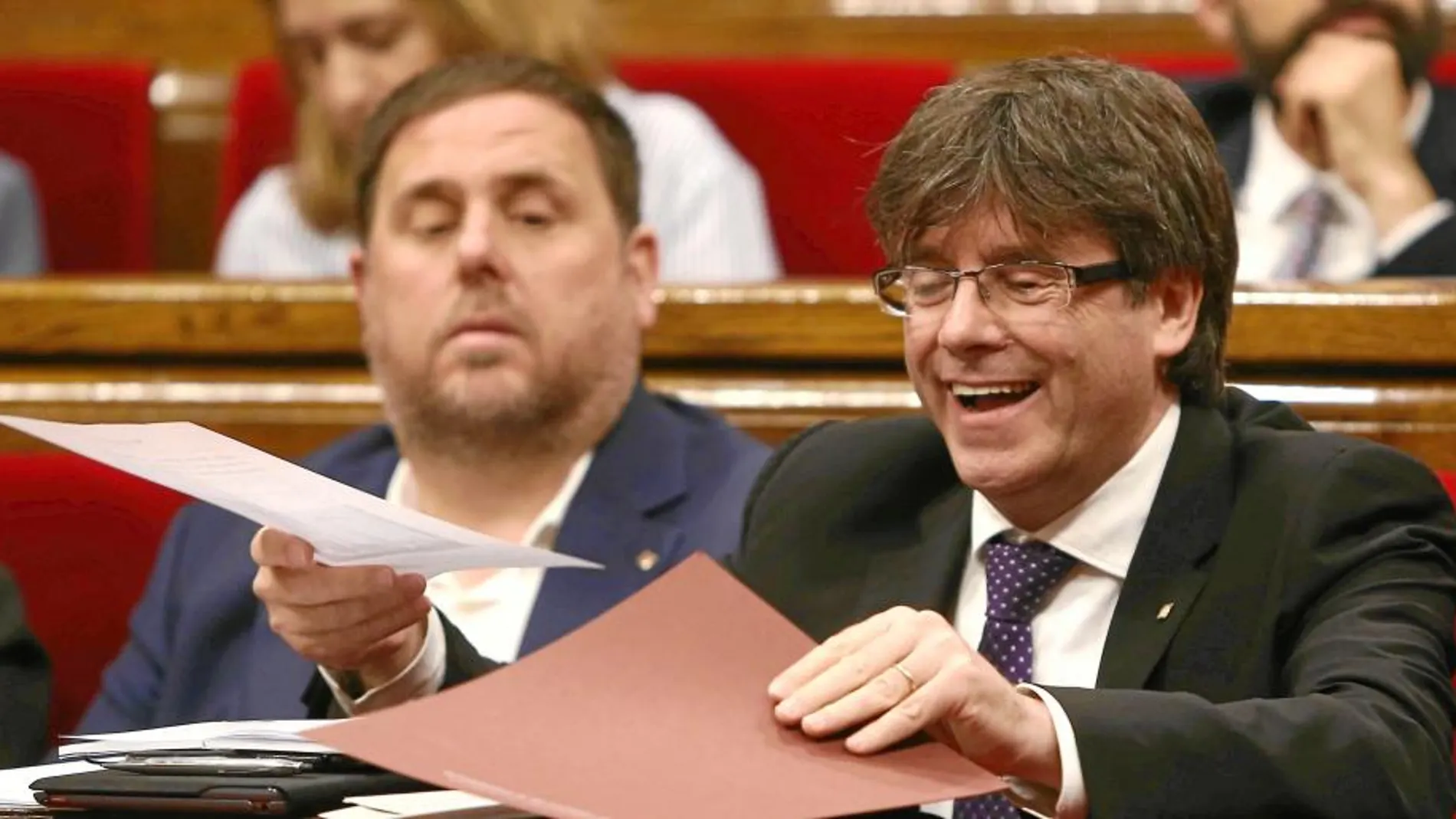 El vicepresidente de la Generalitat, Oriol Junqueras, y el presidente, Carles Puigdemont