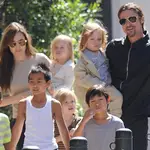 Los hijos de Angelina Jolie y Brad Pitt hablan siete idiomas