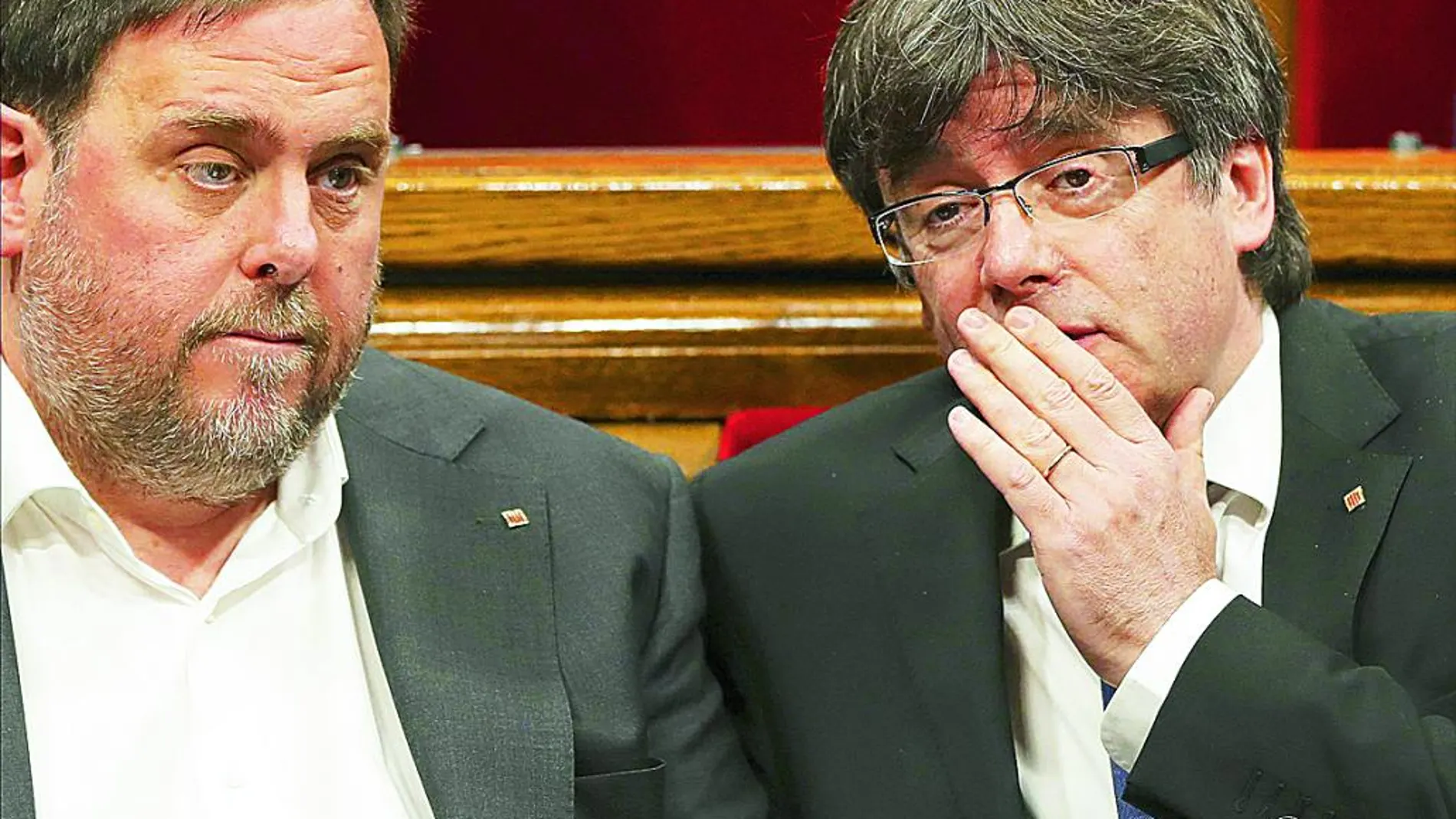 En la imagen, el vicepresidente de la Generalitat, Oriol Junqueras, y el presidente, Carles Puigdemont