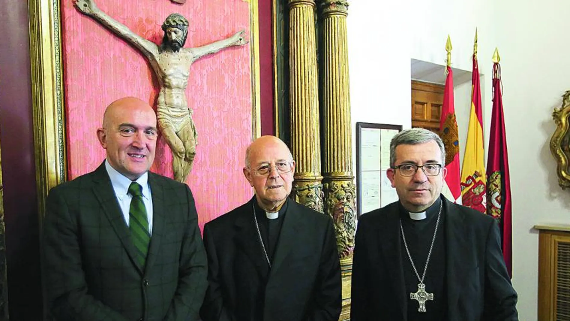 Jesús Julio Carnero, Ricardo Blázquez y Luis Argüello, momentos antes de la firma del convenio entre la Diputación y el Arzobispado de Valladolid