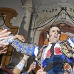 Padilla sale a hombros por la Puerta del Príncipe de La Maestranza