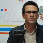 El dirigente opositor Henrique Capriles en rueda de prensa