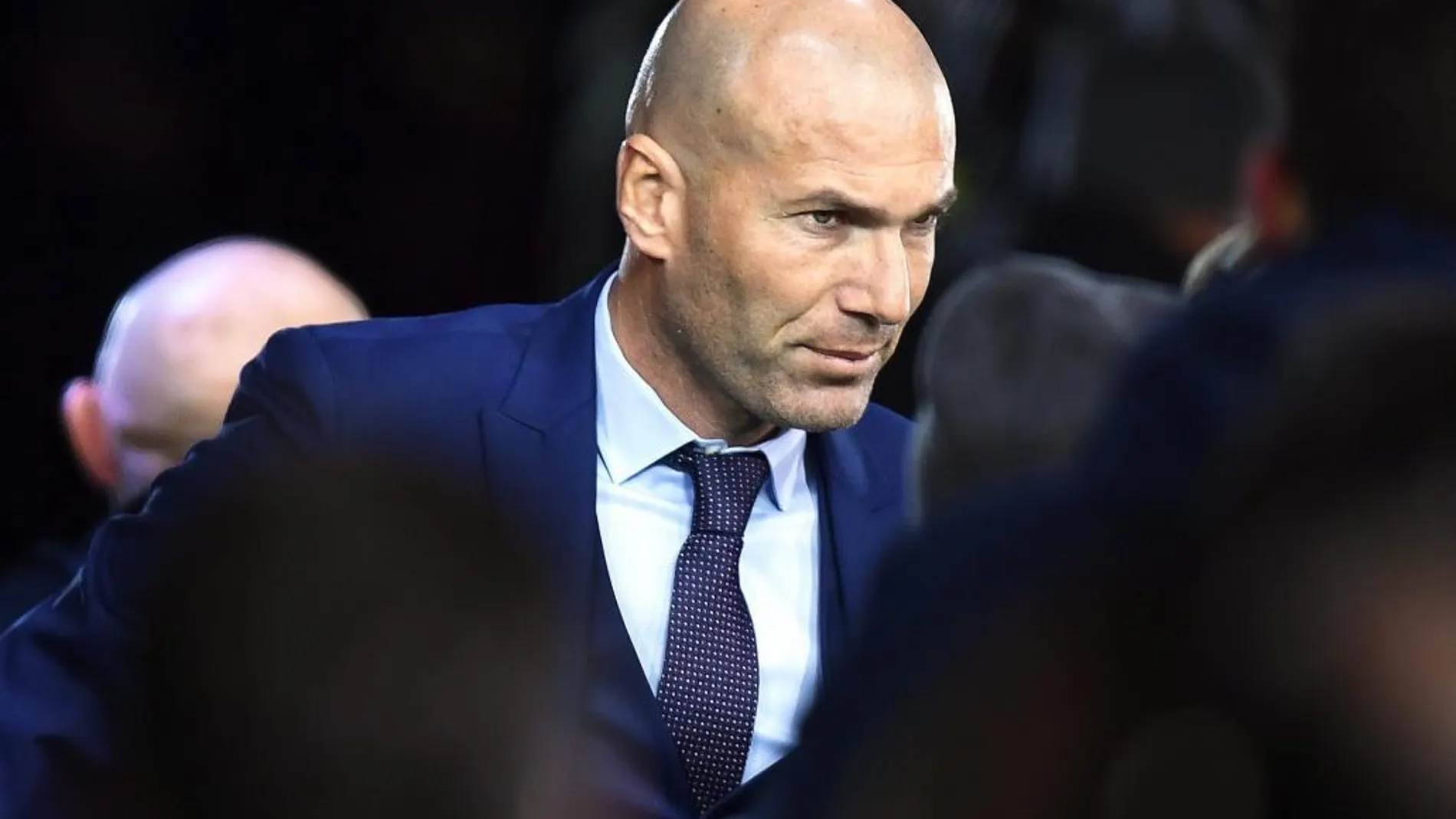 El entrenador francés del Real Madrid, Zidane Zidane, posa ante los fotógrafos a su llegada a la gala 'The Best', el pasado 9 de enero de 2017