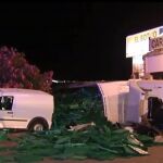 Un camión se empotra contra un restaurante de carretera
