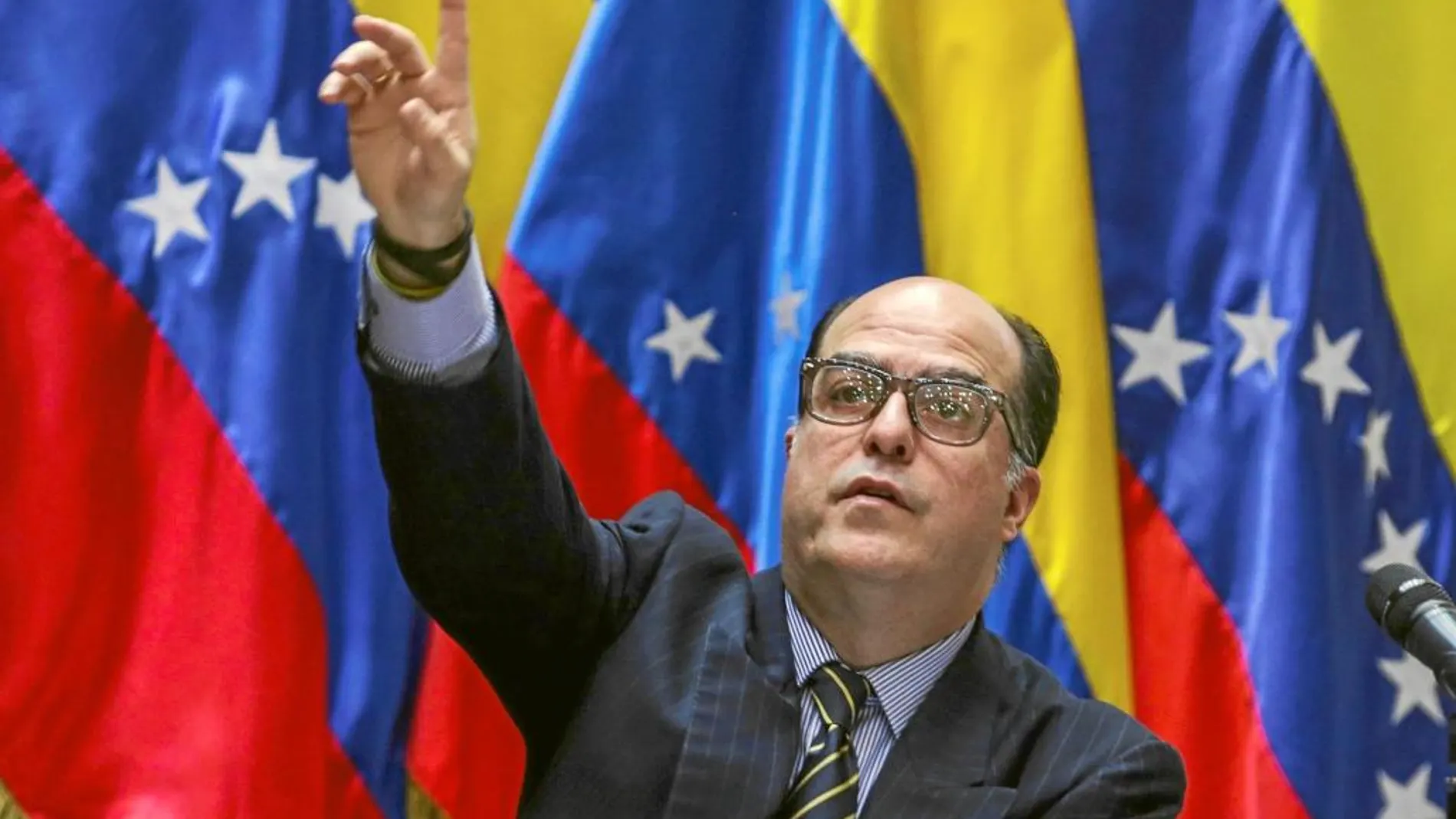 El opositor Julio Borges, presidente de la Asamblea Nacional venezolana