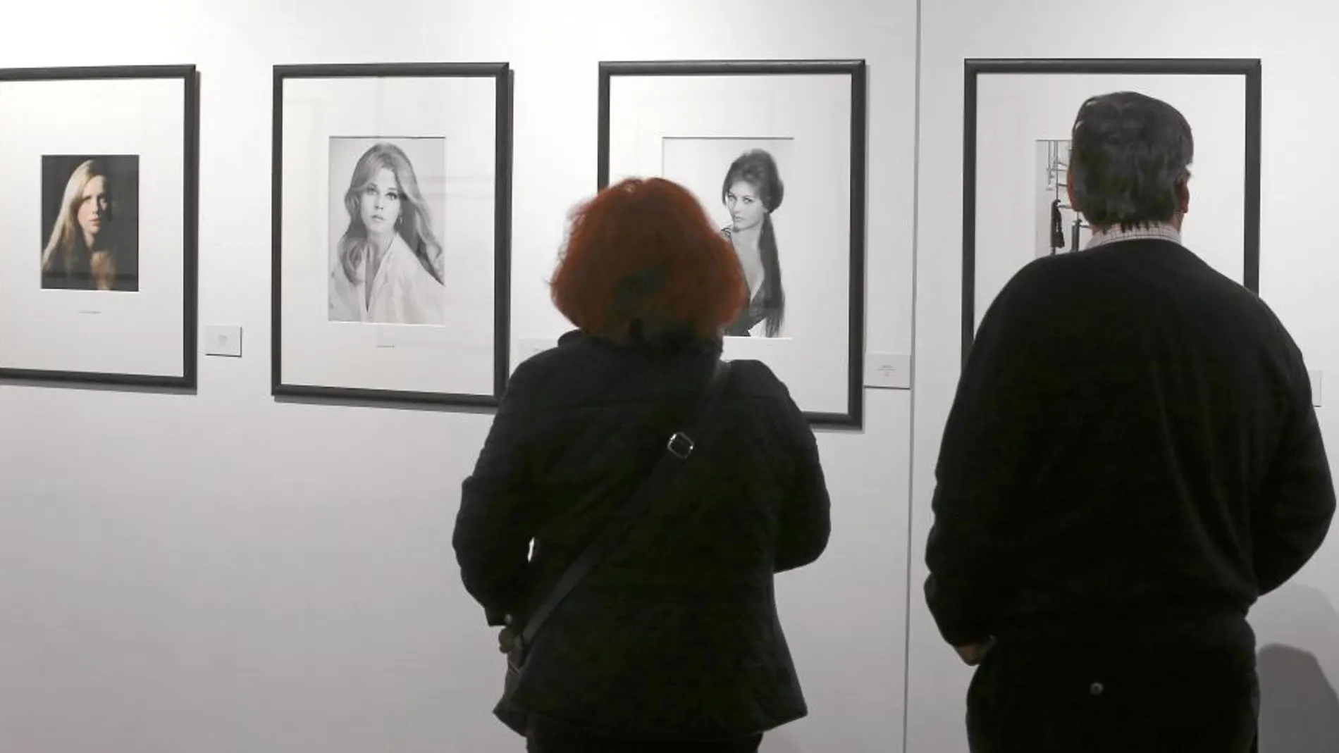 Numerosos visitantes se acercaron a disfrutar de los retratos de Sam Lévin