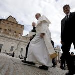 El Papa en la plaza de San Pedro en el Vaticano, esta semana
