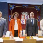 La consejera de Cultura, María Josefa García Cirac, junto a Juan Tomás Muñoz, Javier Iglesias y Manuel Jesús González