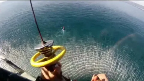 Impresionante rescate del único superviviente de un naufragio en el Egeo