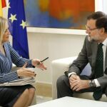 El presidente del Gobierno, Mariano Rajoy, se ha reunido hoy en la Moncloa con la presidenta de la Comunidad de Madrid, Cristina Cifuentes