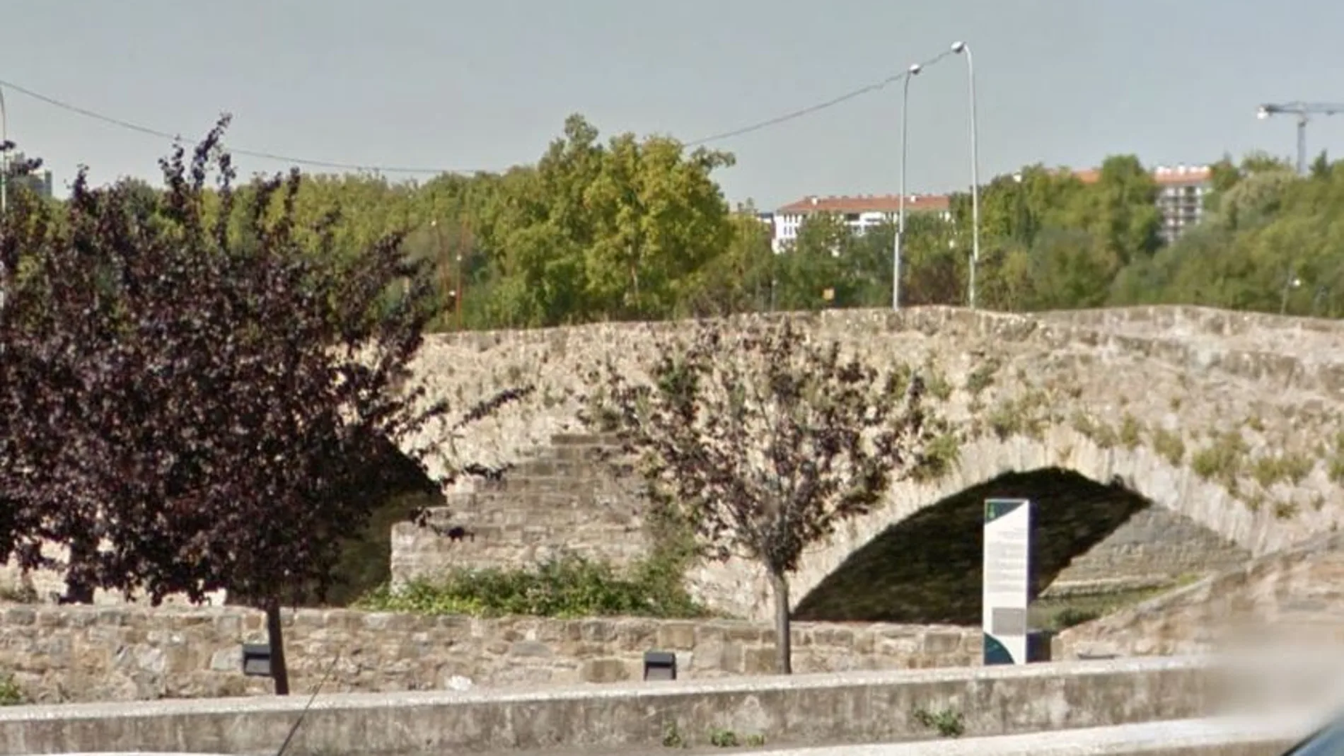 Imagen del puente de Santa Engracia de Pamplona