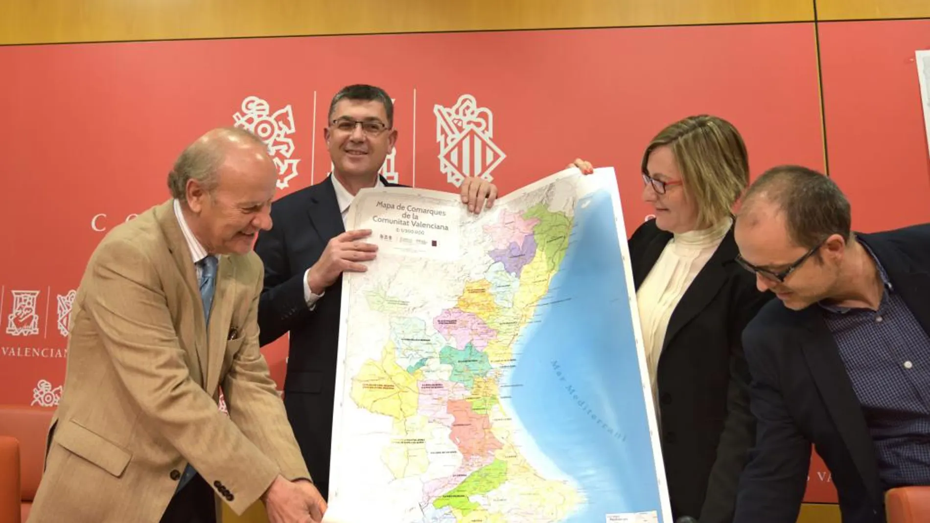 Morera, junto a la consellera Salvador y el presidente de la AVL presentaron el mapa comarcal
