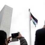 La bandera palestina izada hoy en la sede de la ONU