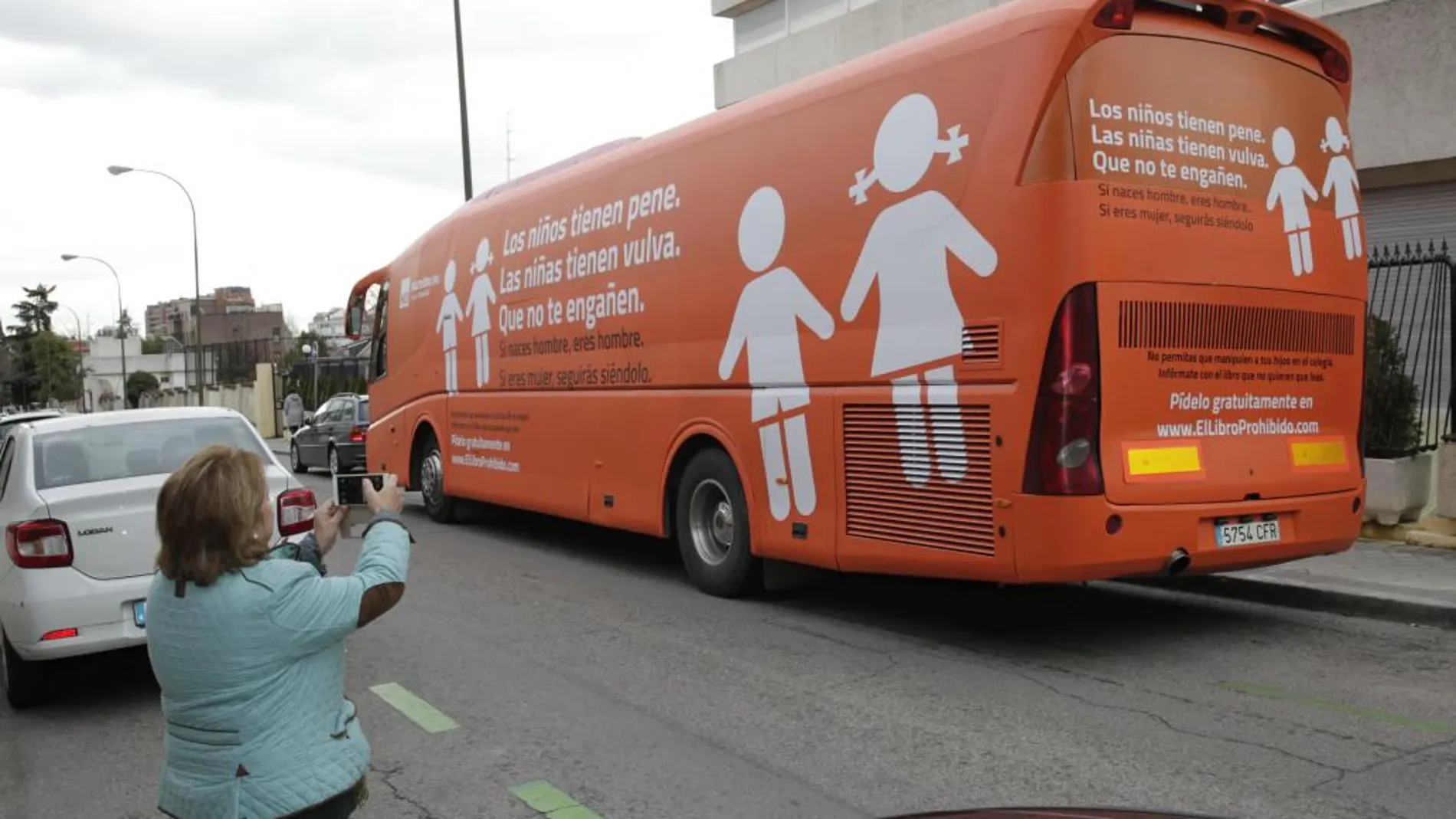 El autobús de Hazte Oír, ayer por las calles de Madrid