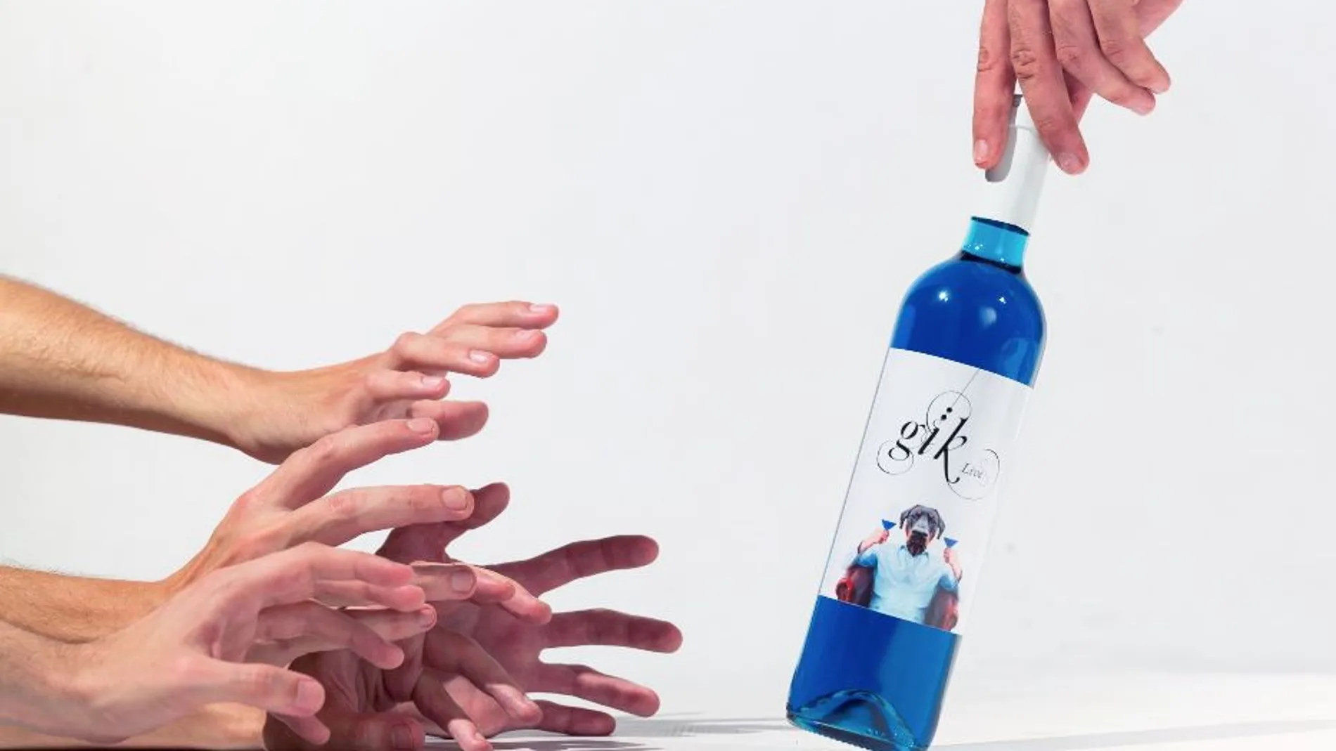 Gïk, el primer vino azul creado por seis jóvenes españoles