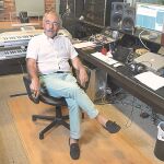 Manuel Pacho en su estudio de música en Madrid