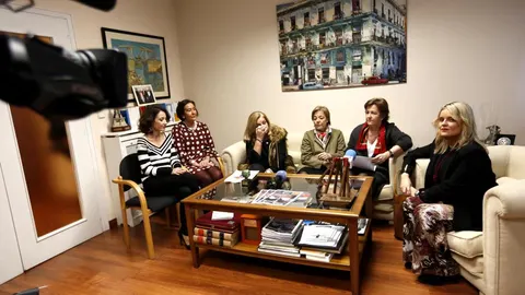 Las hijas de la victima de ETA, Ramon Romeo, presentan un documento para recurrir la liberacion de la autora del asesinato