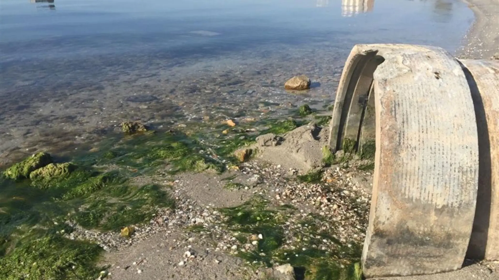 El juez apunta a tres ex altos cargos de Agricultura y de la CHS por prevaricación ambiental por vertidos al Mar Menor