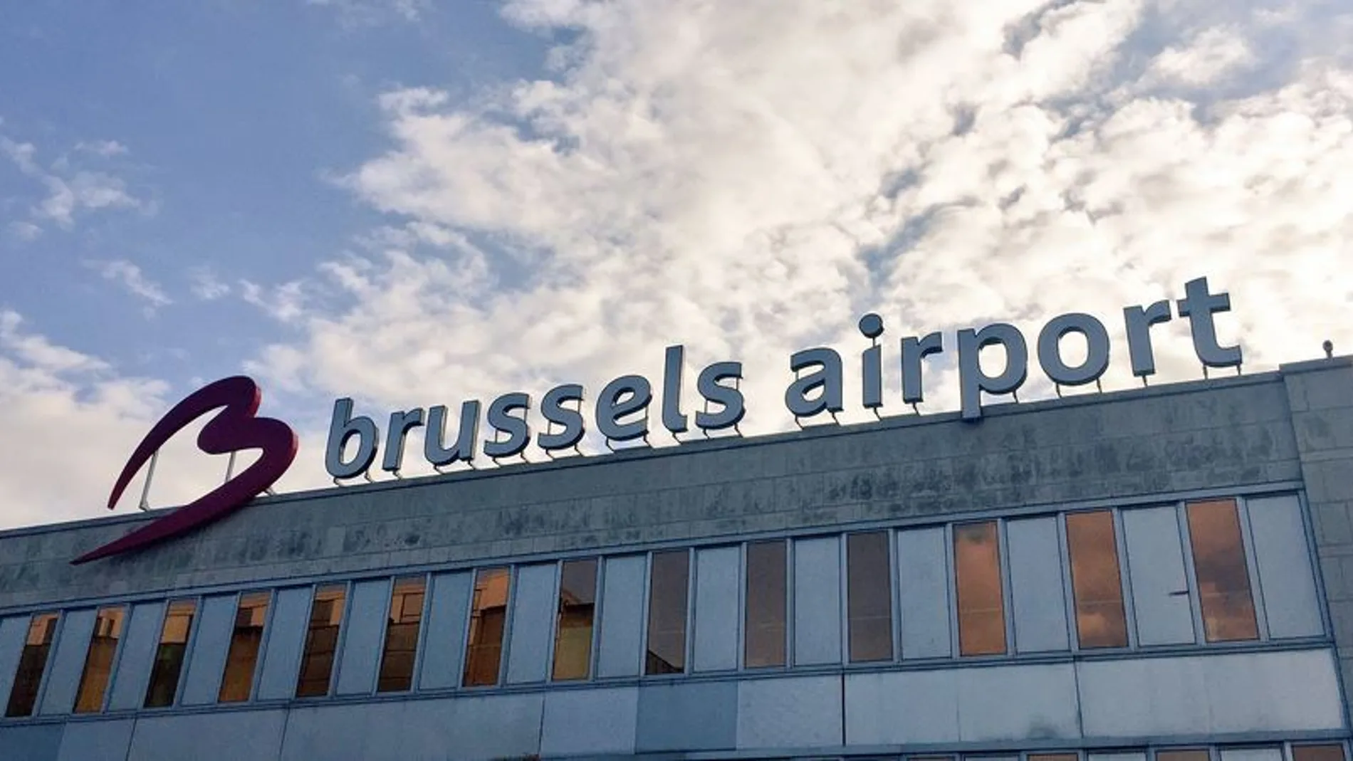 Un paquete radioactivo pasa 12 días en el aeropuerto de Bruselas sin ser detectado
