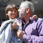Osama Abdul y su hijo pequeño, Zaid, comparecieron ante la prensa para agradecer la acogida recibida en España