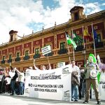 El SAF ha protestado a menudo contra medidas y recortes de la Junta