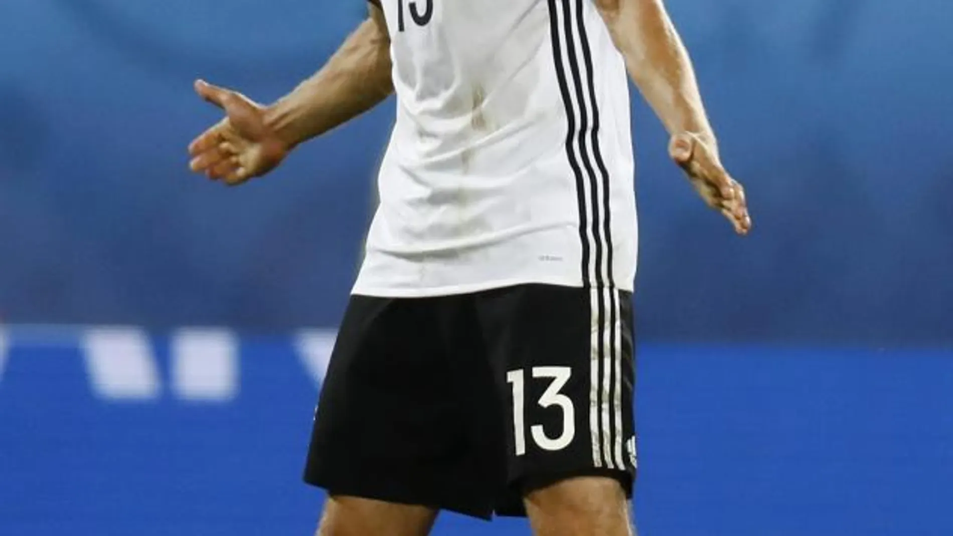 Müller protesta en uno de los partidos de la Eurocopa