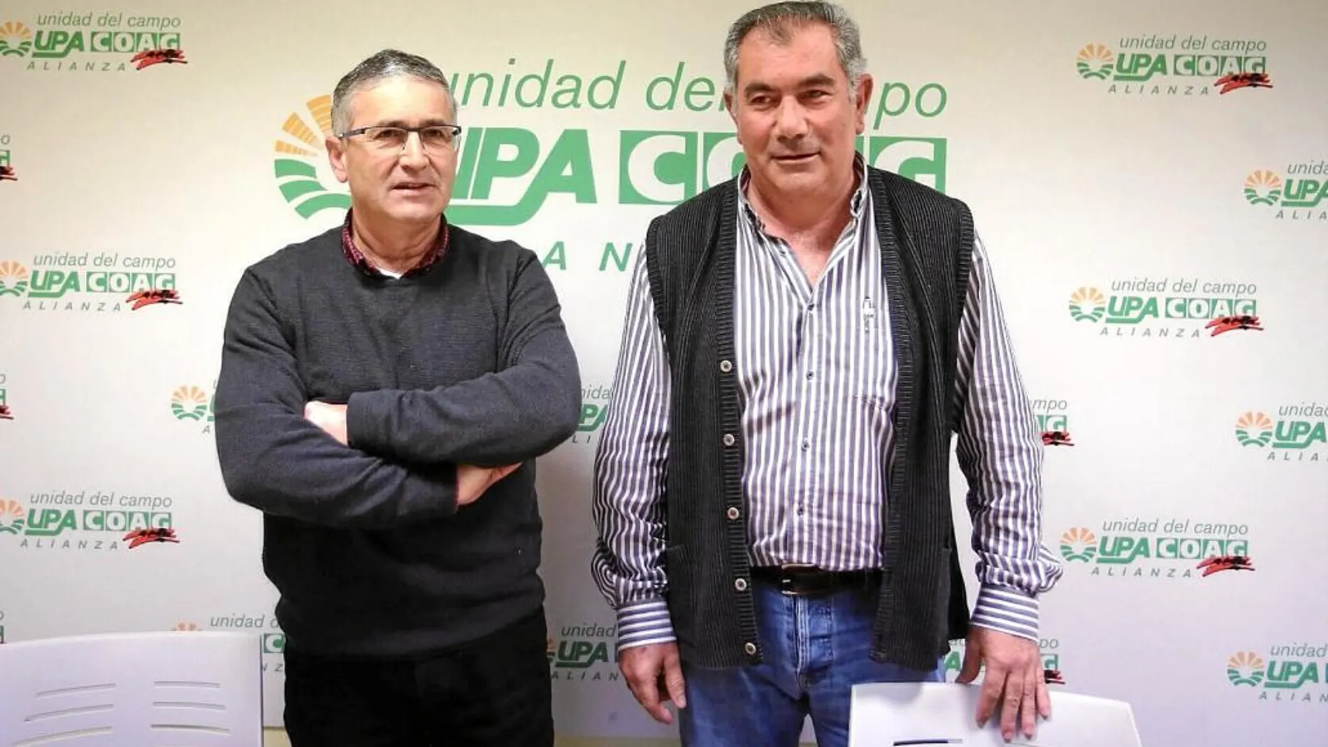 Aurelio González y Lorenzo Rivera, coordinadora de la Alianza porla Unidad del Campo que conforman las organizaciones agrarias Coag y Upa, están preocupados por la sequía de este año que amenaza seriamente a los cultivos de primavera.