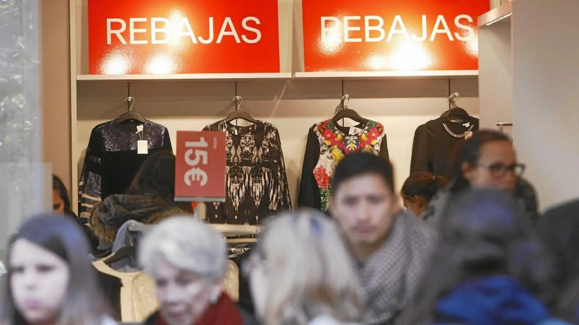 La CECA pide una nueva regulación de los periodos de rebajas