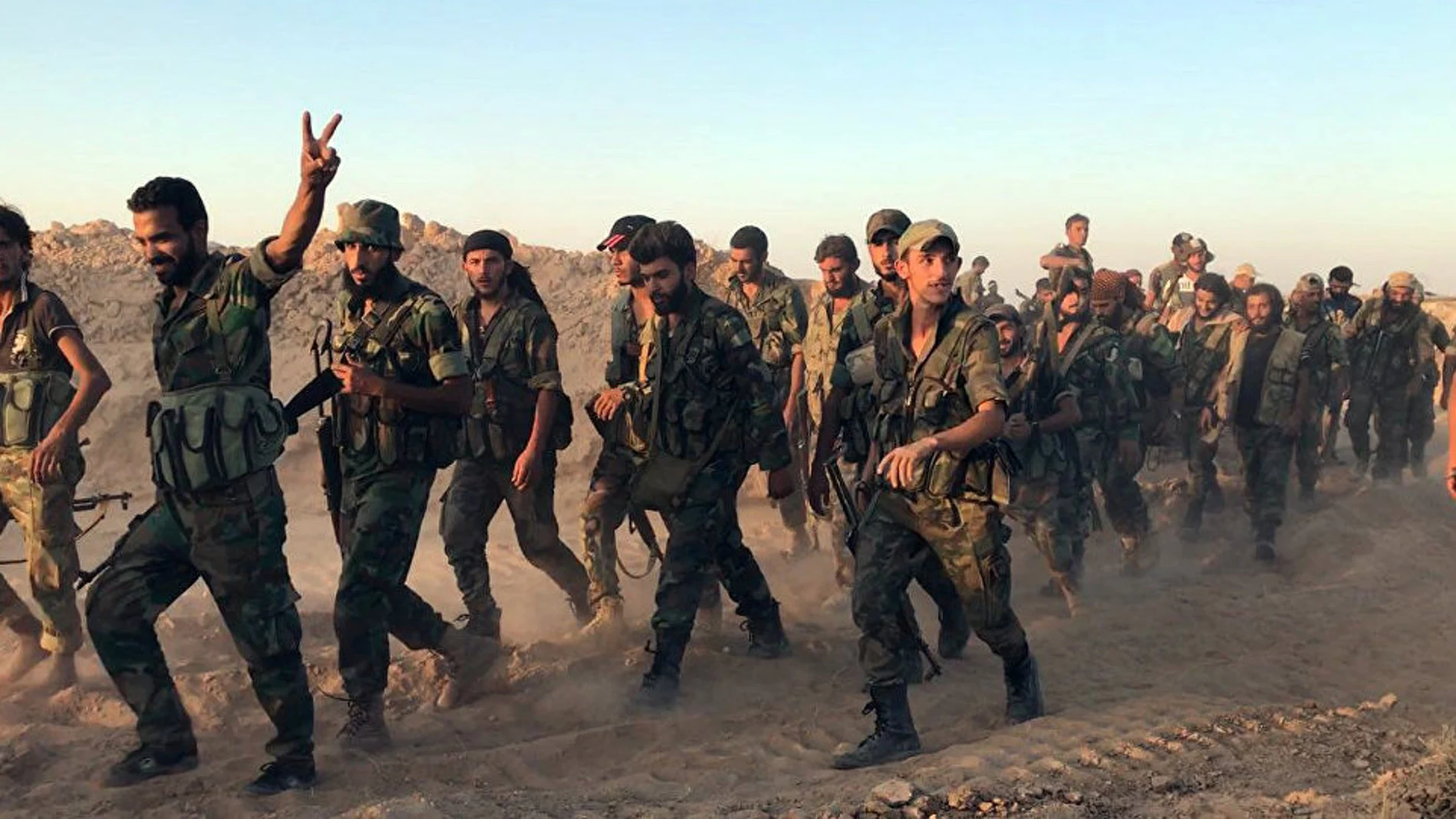 Las milicias kurdas arrebatan al Estado Islámico el mayor yacimiento de petróleo de Siria