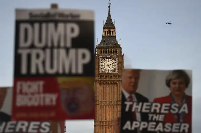El Gobierno británico rechaza en el Parlamento vetar la visita de Trump