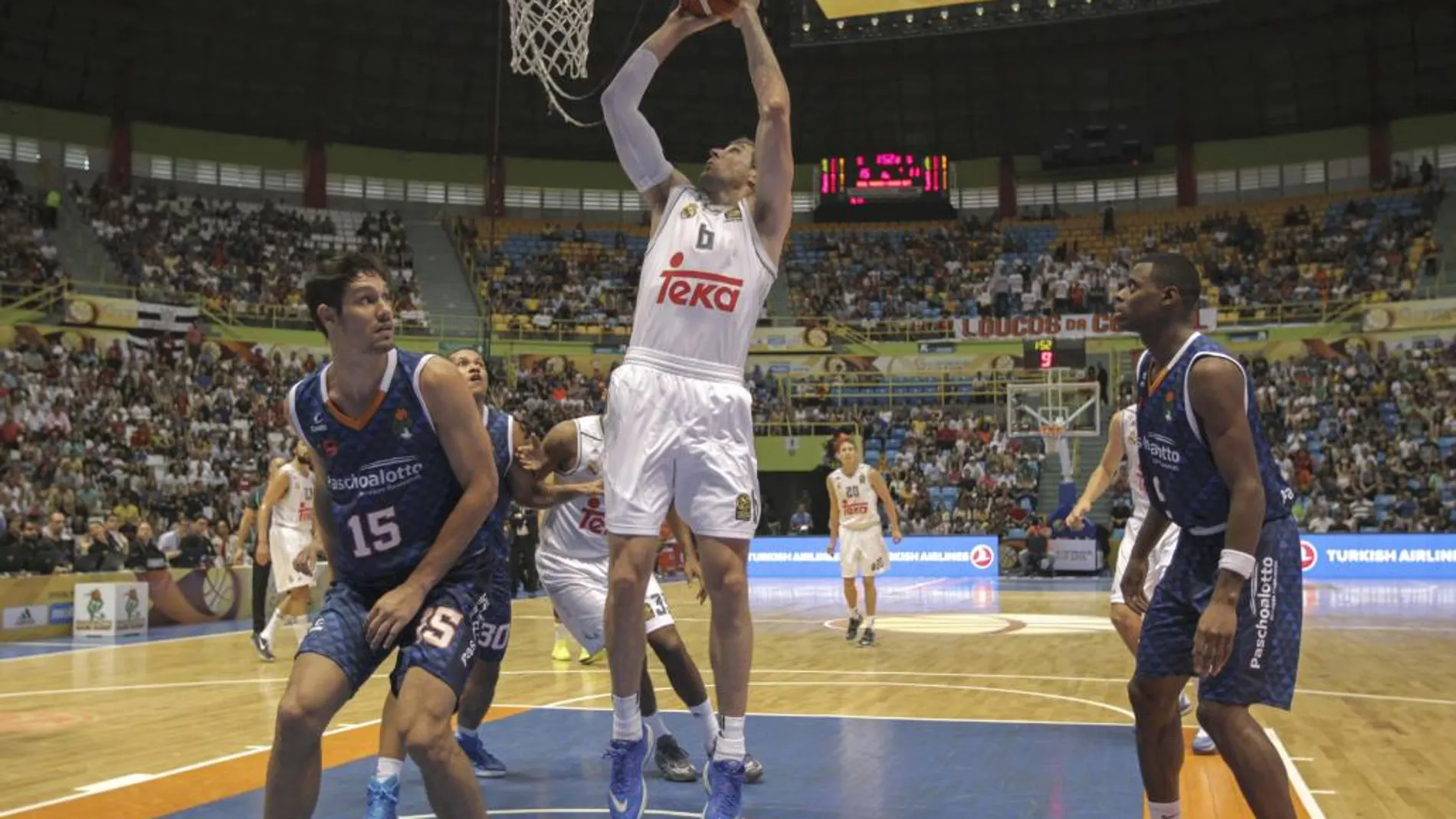 Andrés Nocioni durante el segundo partido de la Copa Intercontinental de Baloncesto
