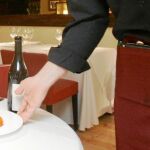 El desempleo descendió principalmente en el sector Servicios