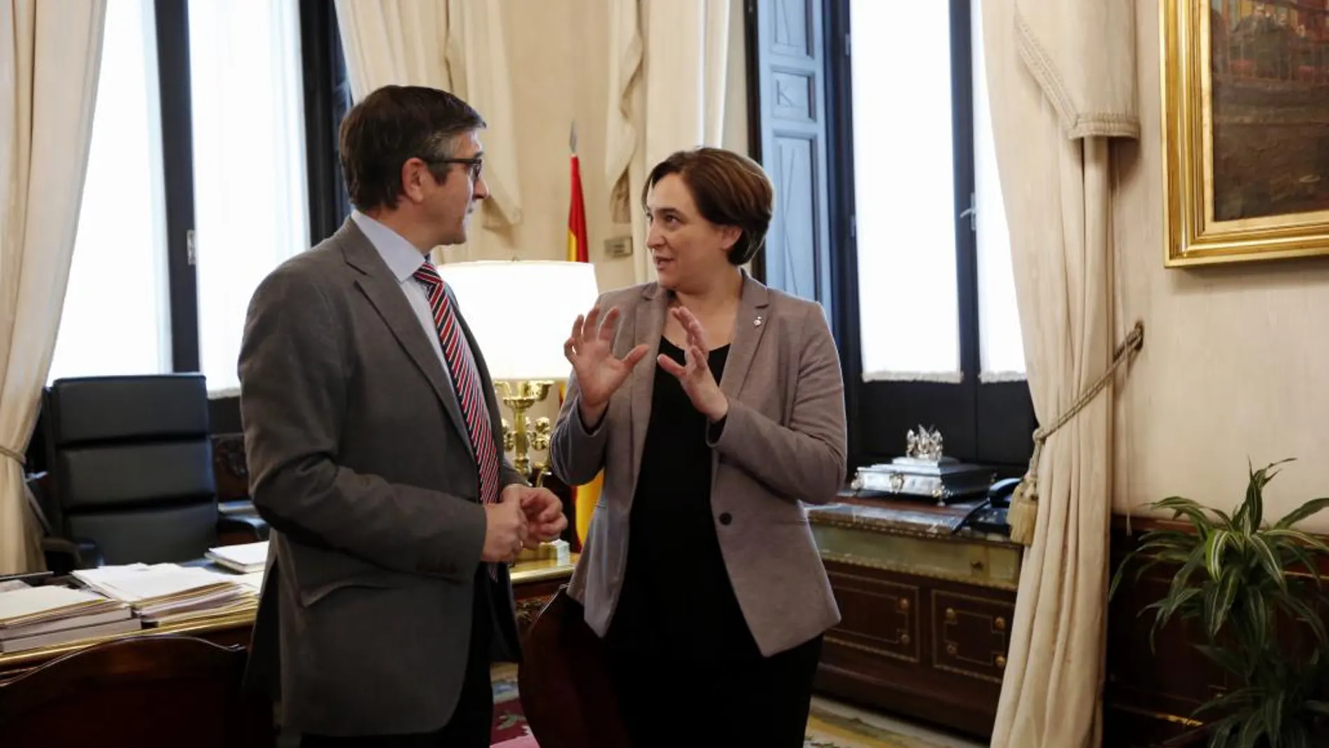 Ada Colau se ha reunido con Patxi López en el Congreso