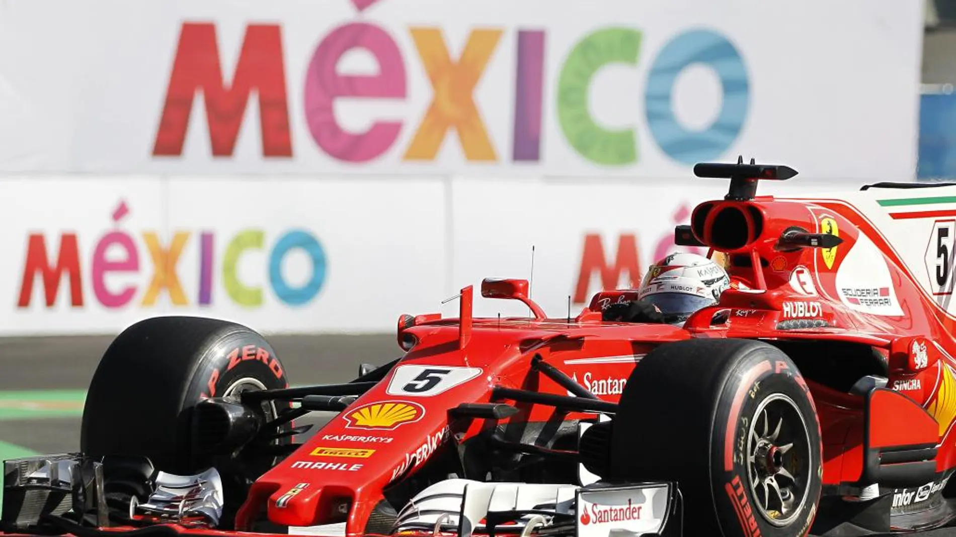 El de Ferrari quiere evitar que Hamilton gane el título en México