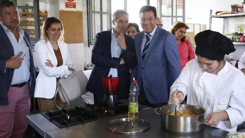Carlos Fernández Carriedo durante su visita al centro de formación de El Espinar, en Segovia