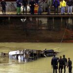 En 2001 murieron 67 personas al derrumbarse en Portugal un puente sobre el río Duero y precipitarse a las aguas un autobús y dos coches