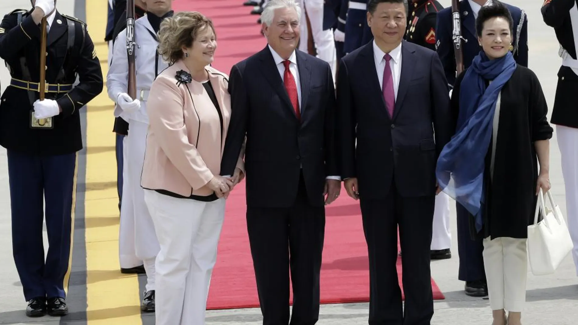 El secretario de Estado, Rex Tillerson, y su mujer, Renda, han recibido en Palm Beach a Xi Jinping y su esposa, Peng Liyuan