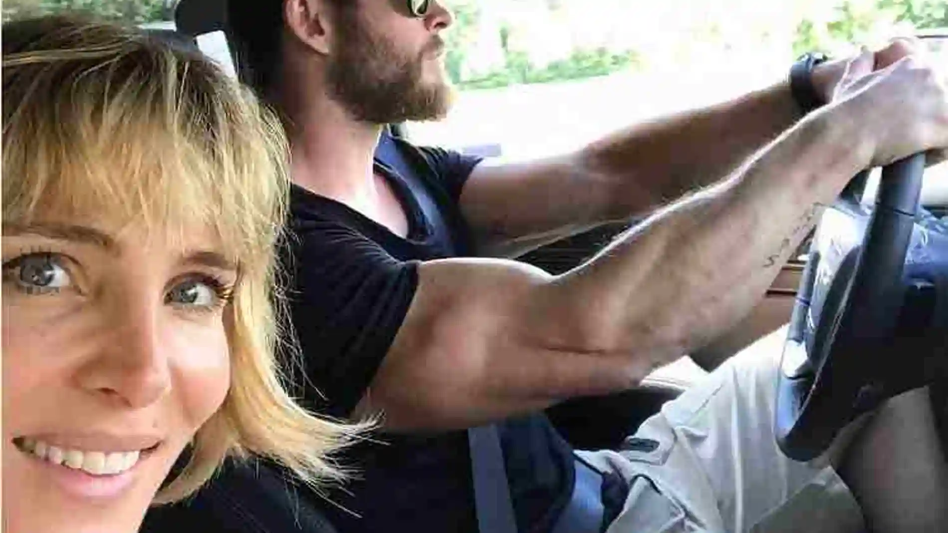 Elsa Pataky presume del brazo de «Thor» Hemsworth en las redes sociales