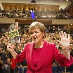 La ministra principal escocesa, Nicola Sturgeon, presenta el manifiesto del Partido Nacionalista Escocés (SNP) en Perth