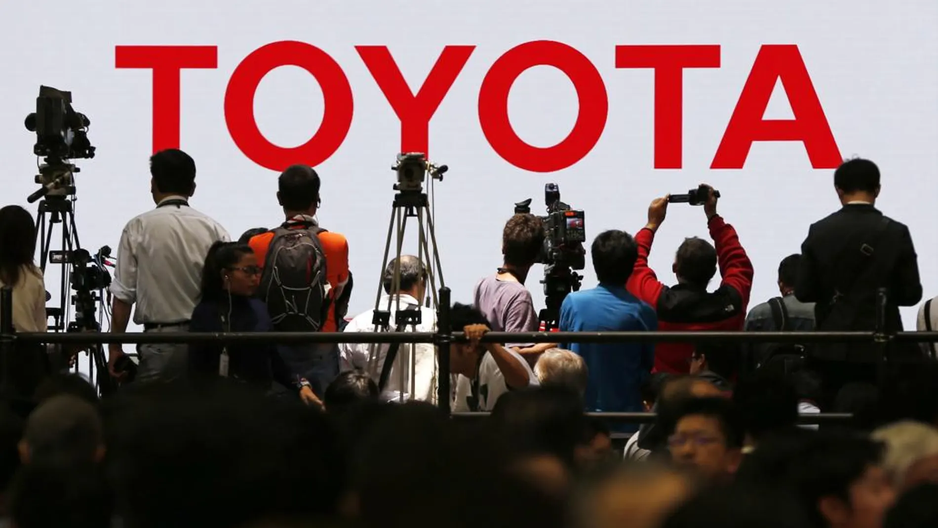 Toyota logró ganancias semestrales récord pese a caer sus ventas globales