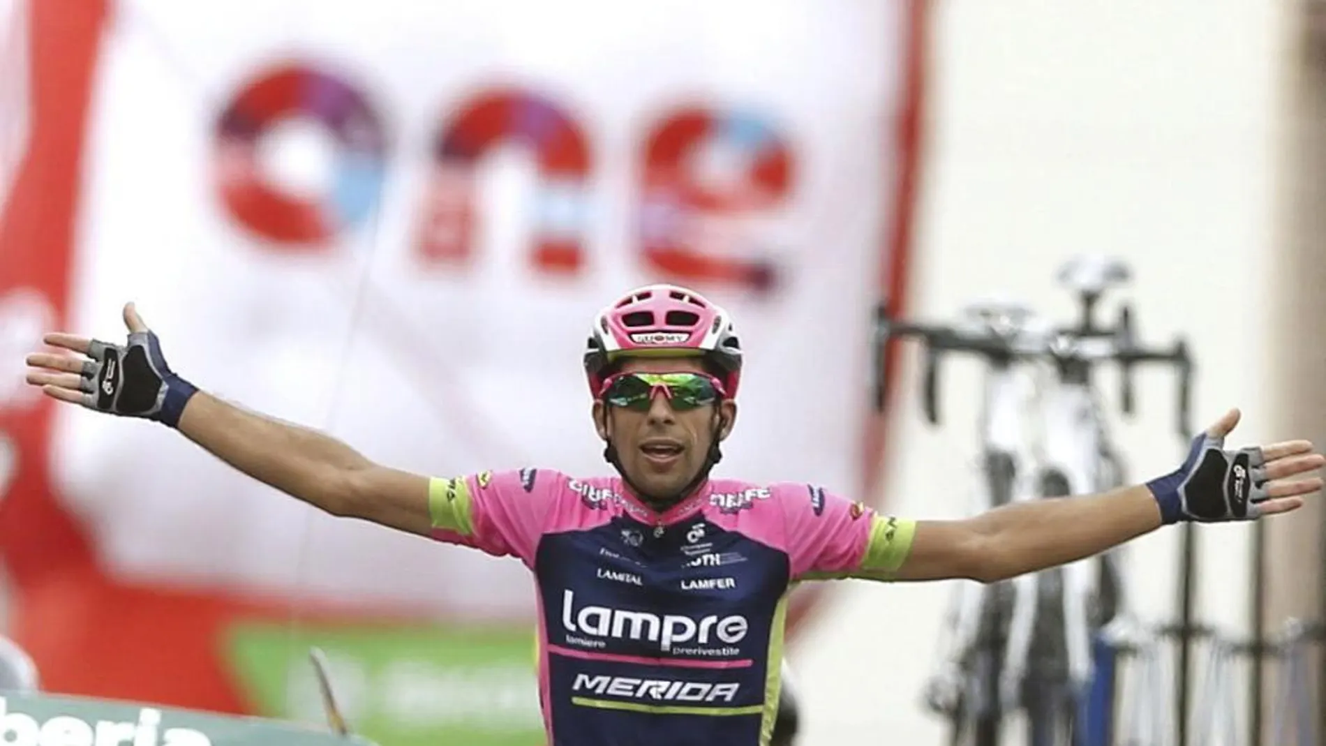 Nelson Oliveira se ha proclamado el vencedor de la décimo tercera etapa de la Vuelta.