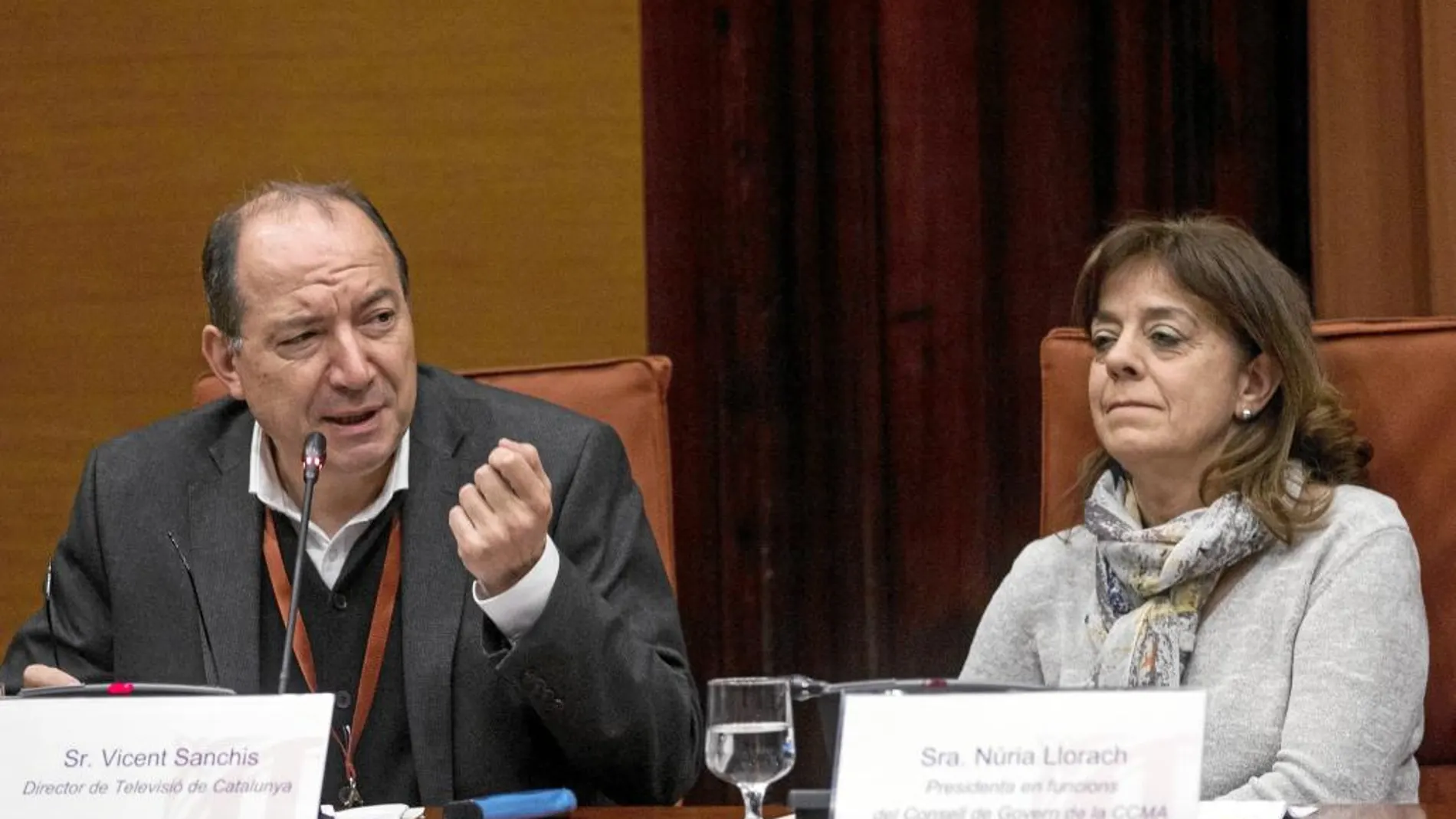 Vicent Sanchis, director de TV3, y Núria Llorach, presidenta de la CCMA, en el Parlament el pasado 24 de marzo