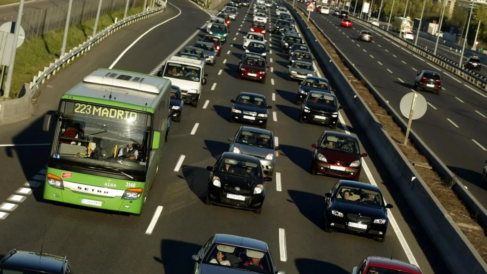 Tráfico en la carretera A-2 sentido a Madrid