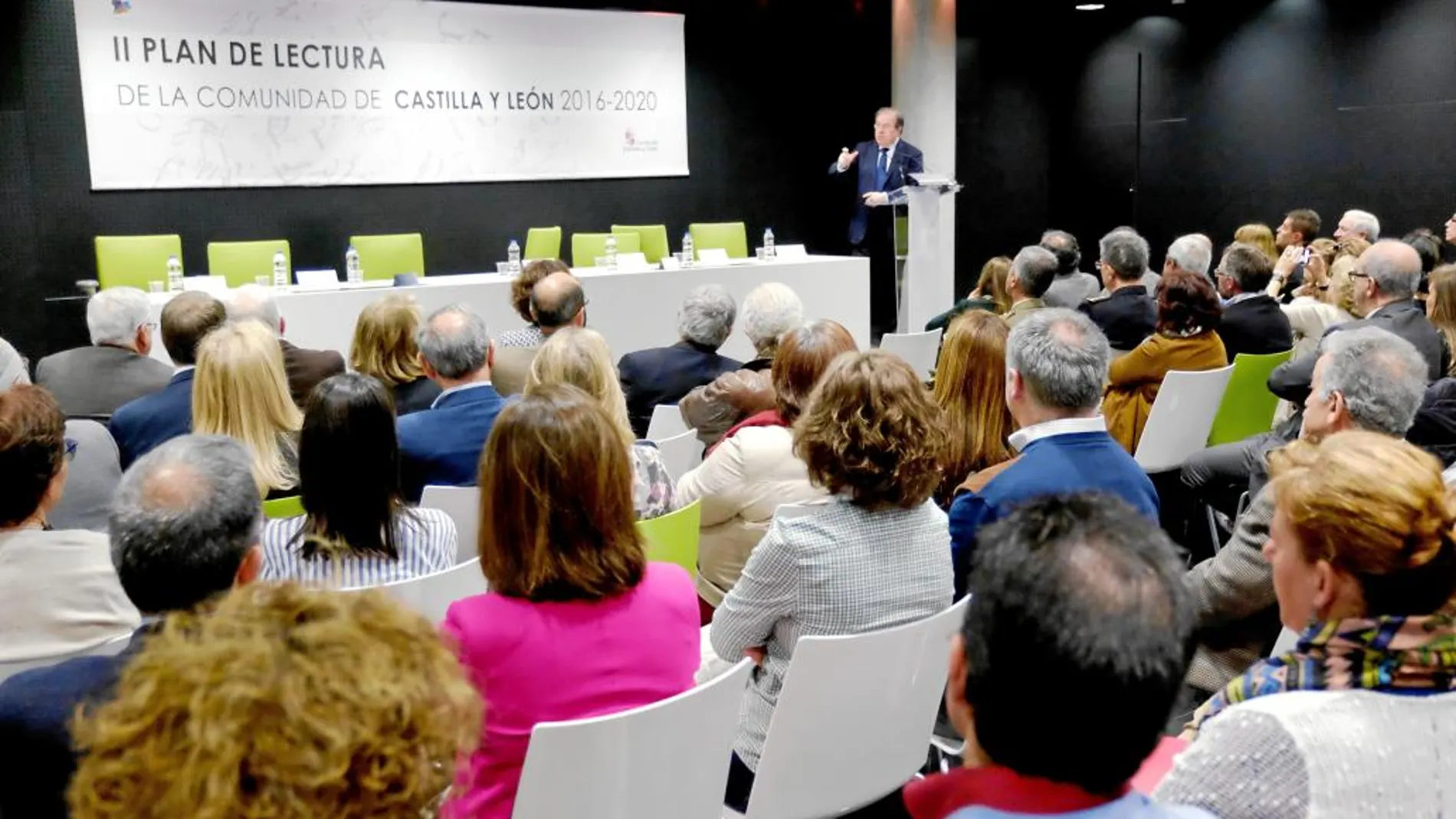 El presidente Herrera presenta el II Plan de Lectura en Burgos