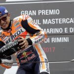 Márquez celebra el triunfo en el GP de San Marino