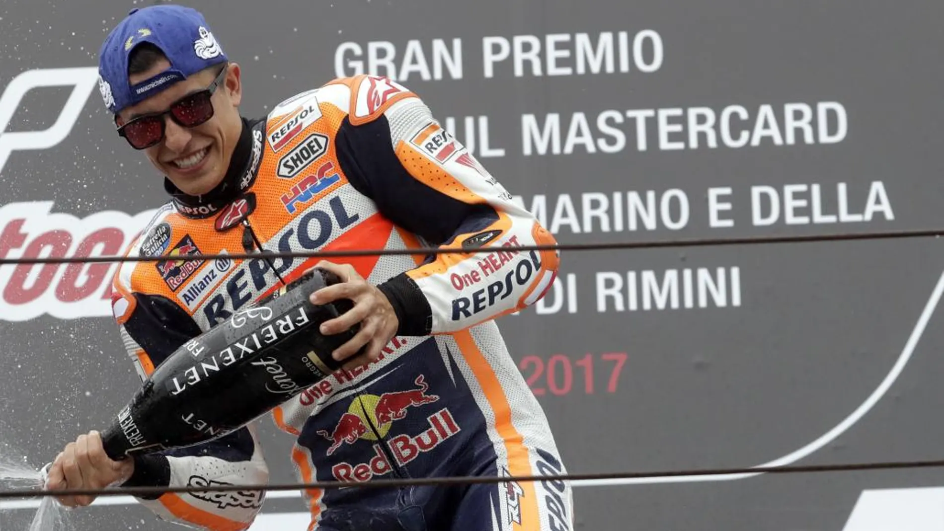 Márquez celebra el triunfo en el GP de San Marino