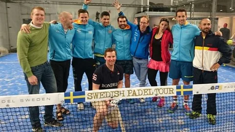 Participantes del reconocimiento de Bullpadel en Suecia