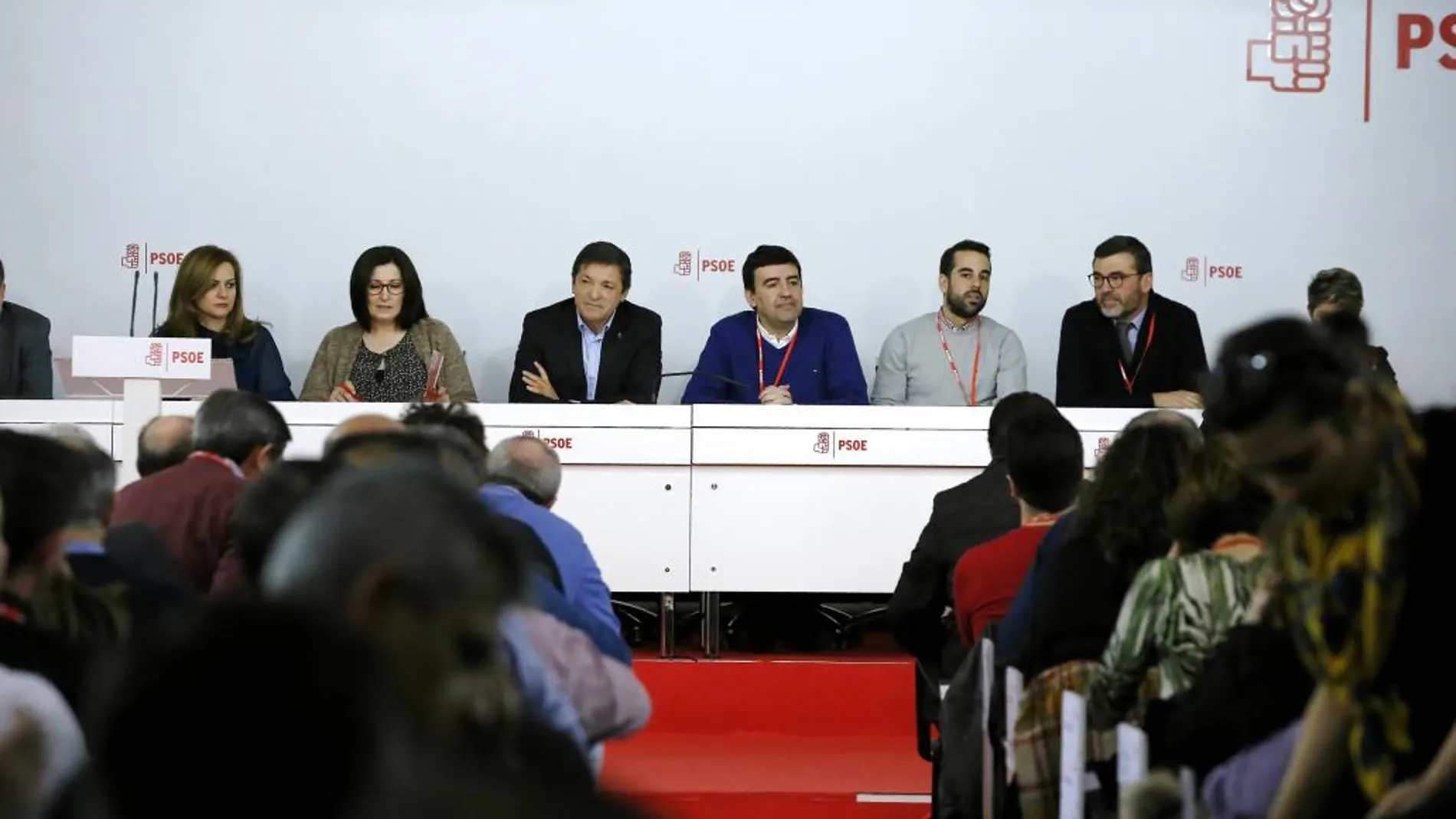 La gestora del PSOE durante la reunión del Comité Federal